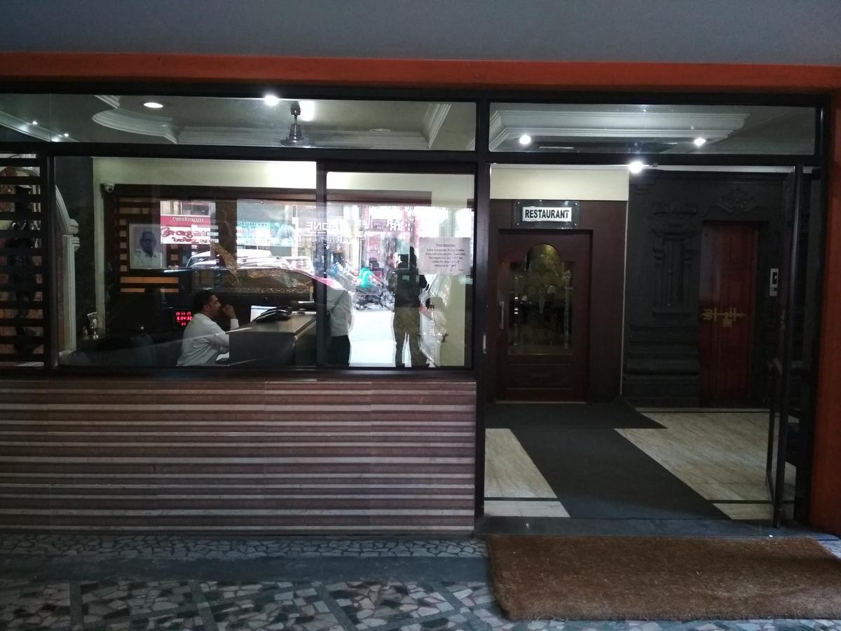 Hotel Rukmini Alwaye Exterior foto