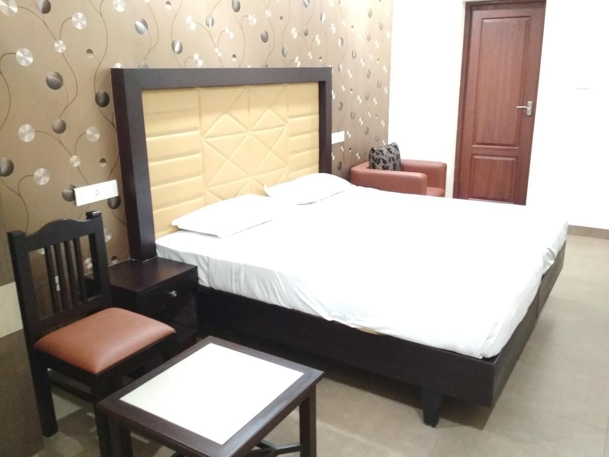 Hotel Rukmini Alwaye Exterior foto