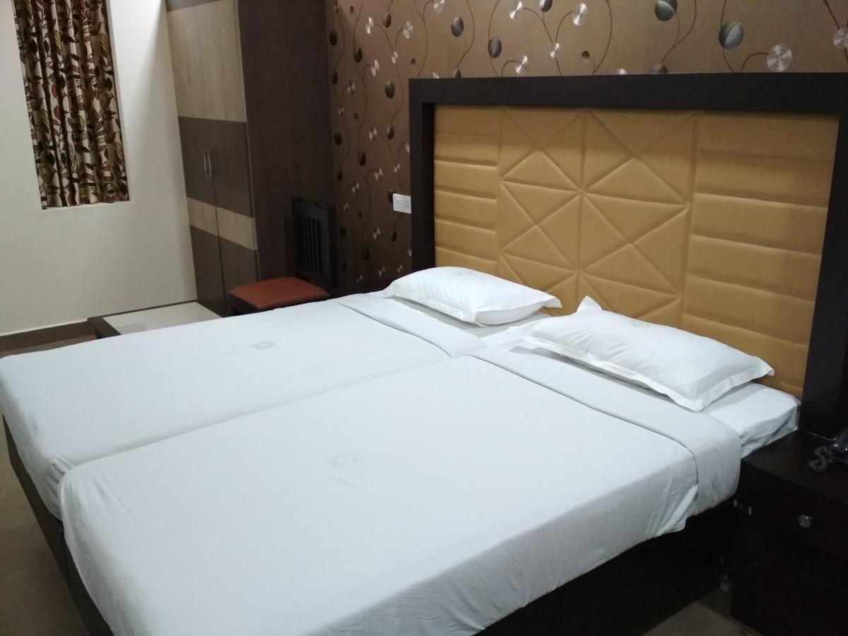 Hotel Rukmini Alwaye Exterior foto
