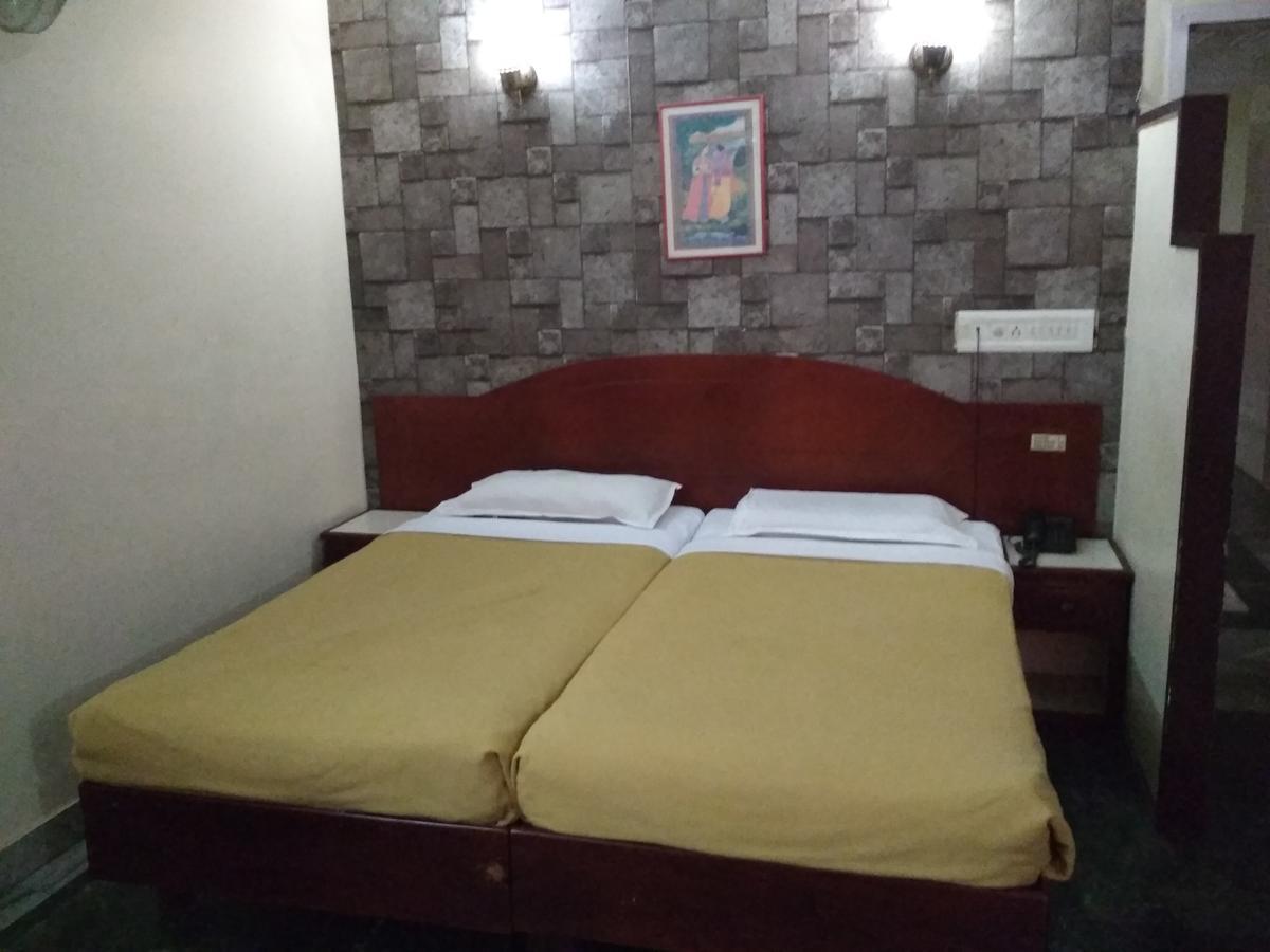 Hotel Rukmini Alwaye Exterior foto